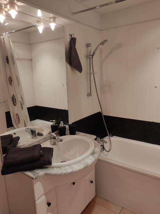 Appartement Velleron-4 Personnes エクステリア 写真